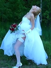 10 pictures - Naughty Brides upskirt photos