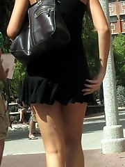 12 pictures - Mini skirt up skirt, spyed on the street