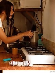 8 pictures - "Sary Galmida Filtered Honey"