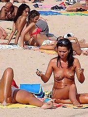 12 pictures - Hot bikini pics with sexy girls with nude titties