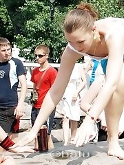 12 pictures - These upskirt girls know no shame
