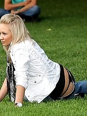 17 pictures - Upskirt sniper gallery