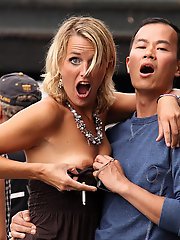 12 pictures - Accidental downblouse with embarrassed amateurs