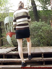 11 pictures - Hottie having fun on a  flying boat" attraction. Oops! Where are her panties?