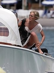 8 pictures - celebrity upskirt nipslip pics