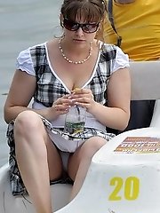 5 pictures - Upskirt sniper gallery
