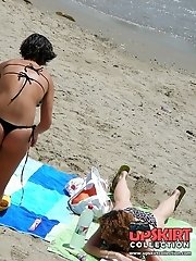 12 pictures - Super hot bikinis worn by busty fems