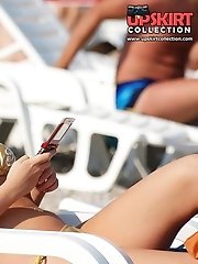 12 pictures - Hot bikini pussy flashed by cutie