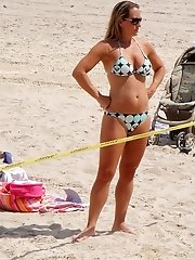 12 pictures - Sexy bikinis on sexily posing girls