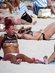 12 pictures - Girls showing hot goodies in bikini