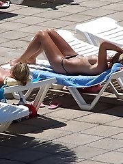 12 pictures - Hot bikini pics with sexy girls with nude titties