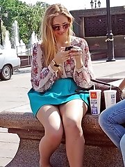 12 pictures - Gorgeous upskirt girl in a park