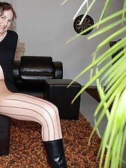 8 pictures - pantie hose candid upskirt photos