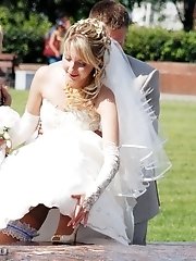 12 pictures - Very steamy bride upskirt pics