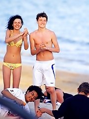 12 pictures - Teenie swimsuits covering hot bodies